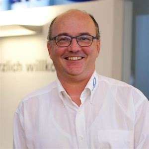 Speaker - Dr. Simon Feldhaus